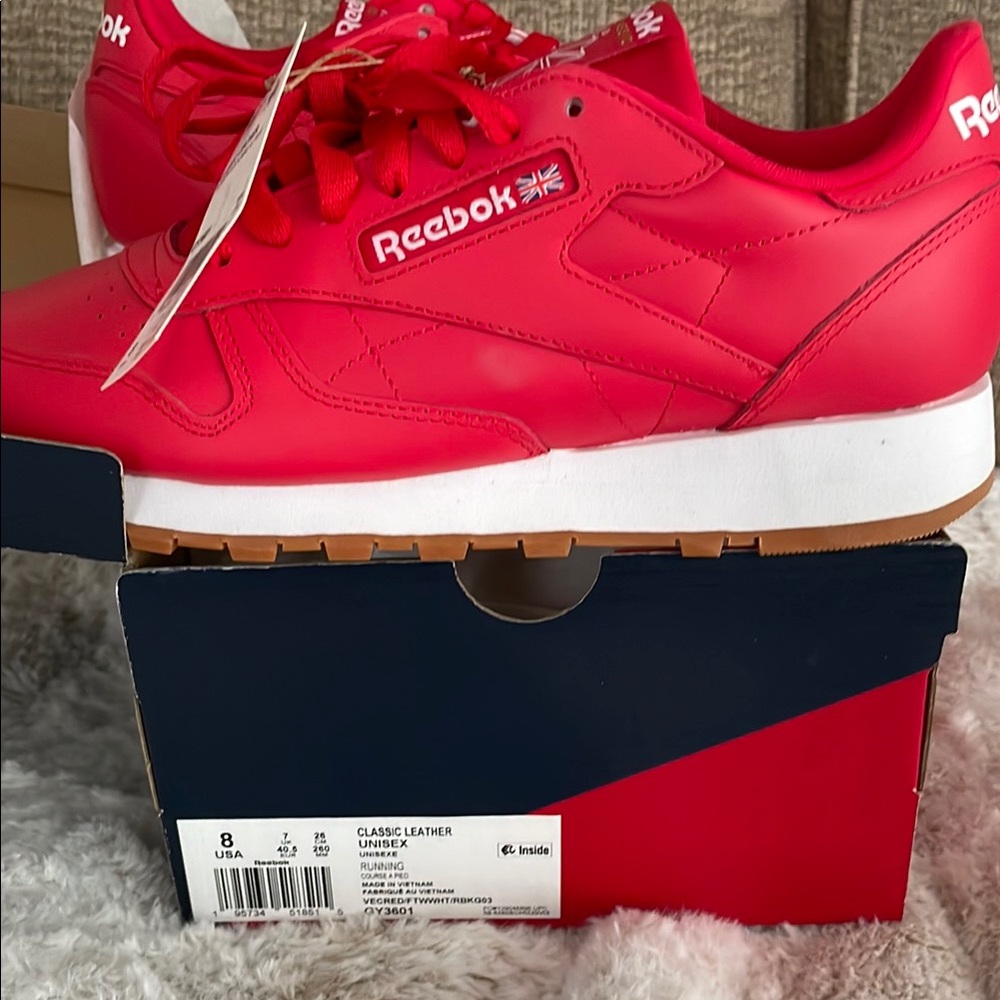 Reebok *NEW* Classic Leather Red Sneakers